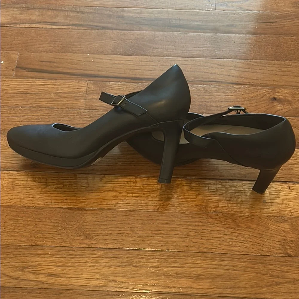 Clarks Ambry Shine Black Leather Mary Jane Heel Shoes Sz 8.5 M - Picture 8 of 11